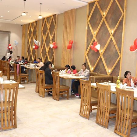Shivanta Hotel& Resorts Jhunjhunūn エクステリア 写真