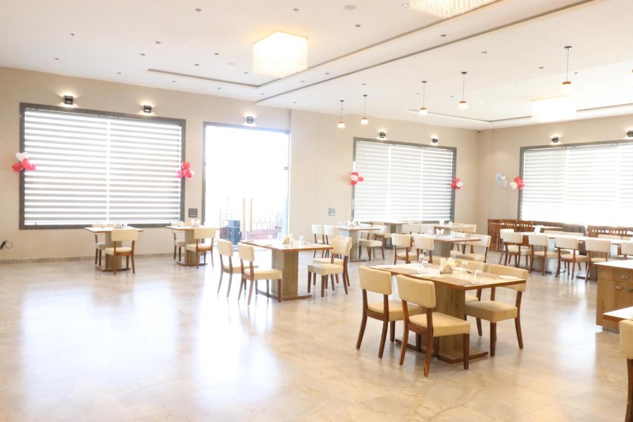 Shivanta Hotel& Resorts Jhunjhunūn エクステリア 写真